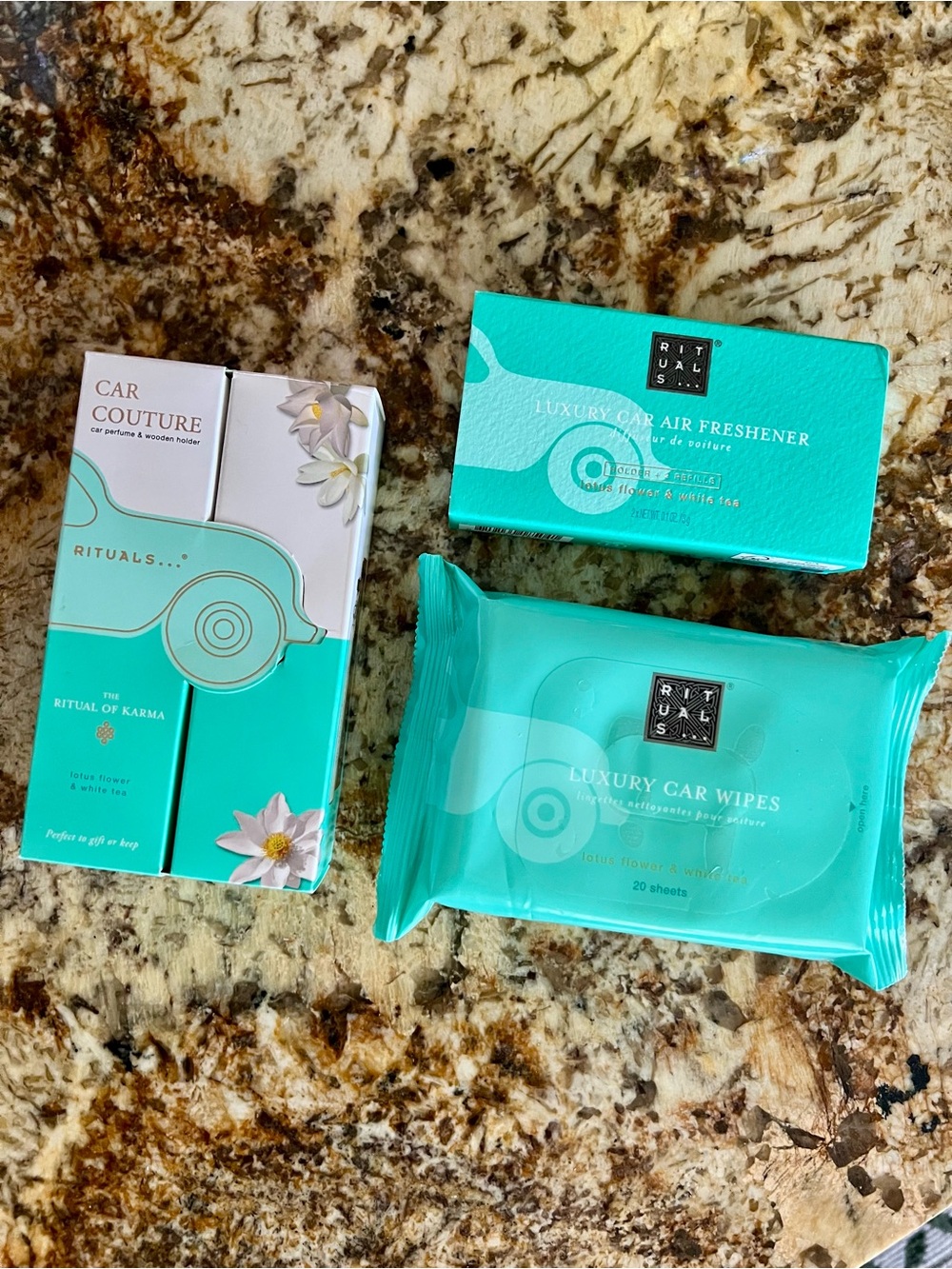 Rituals Luxury Car Scent Gift Set - lotus flower & white tea